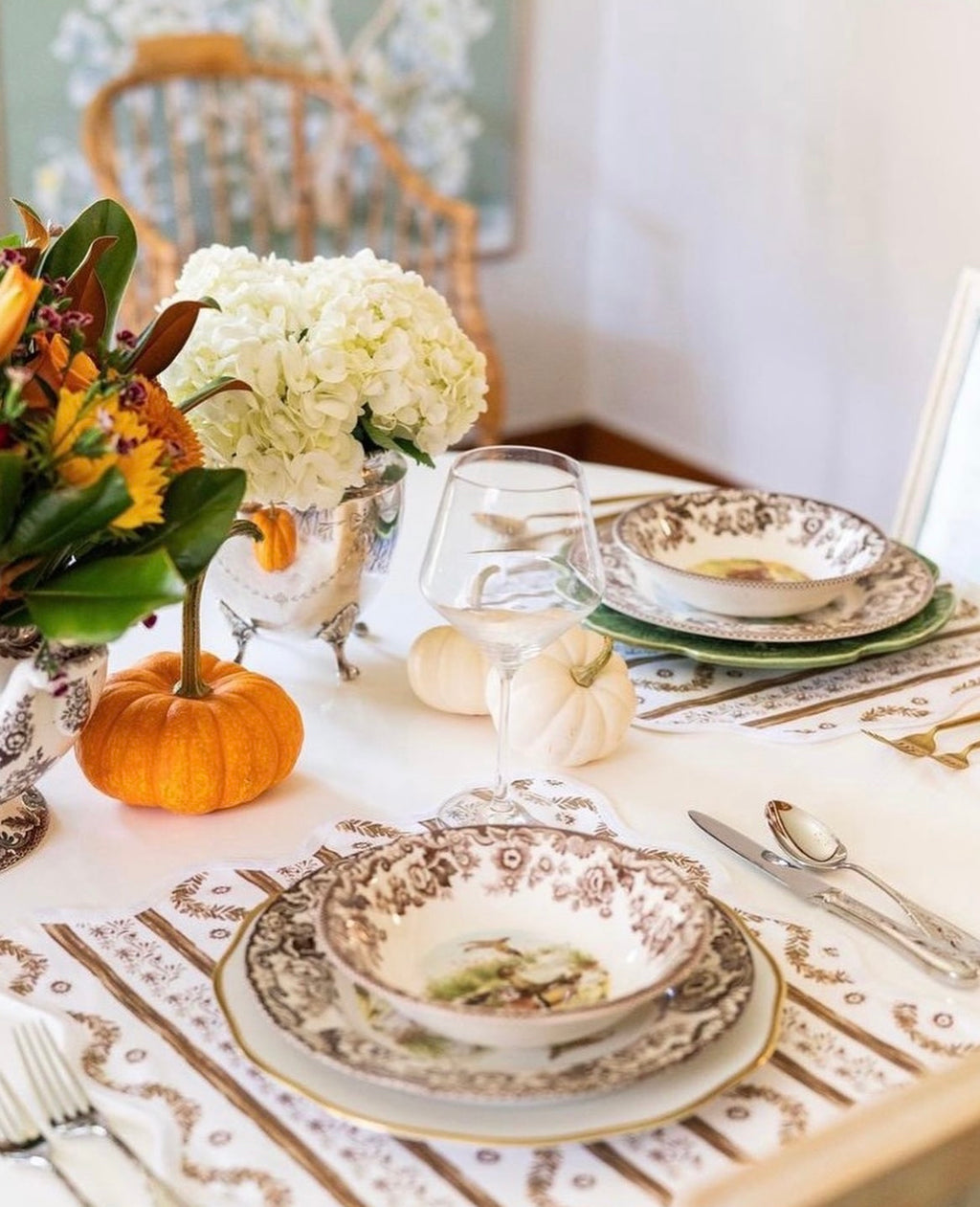 Square Scalloped Placemat | Boxwood Garden - Espresso