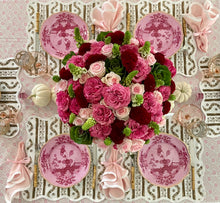 Load image into Gallery viewer, Square Scalloped Placemat | Boxwood Garden - Espresso
