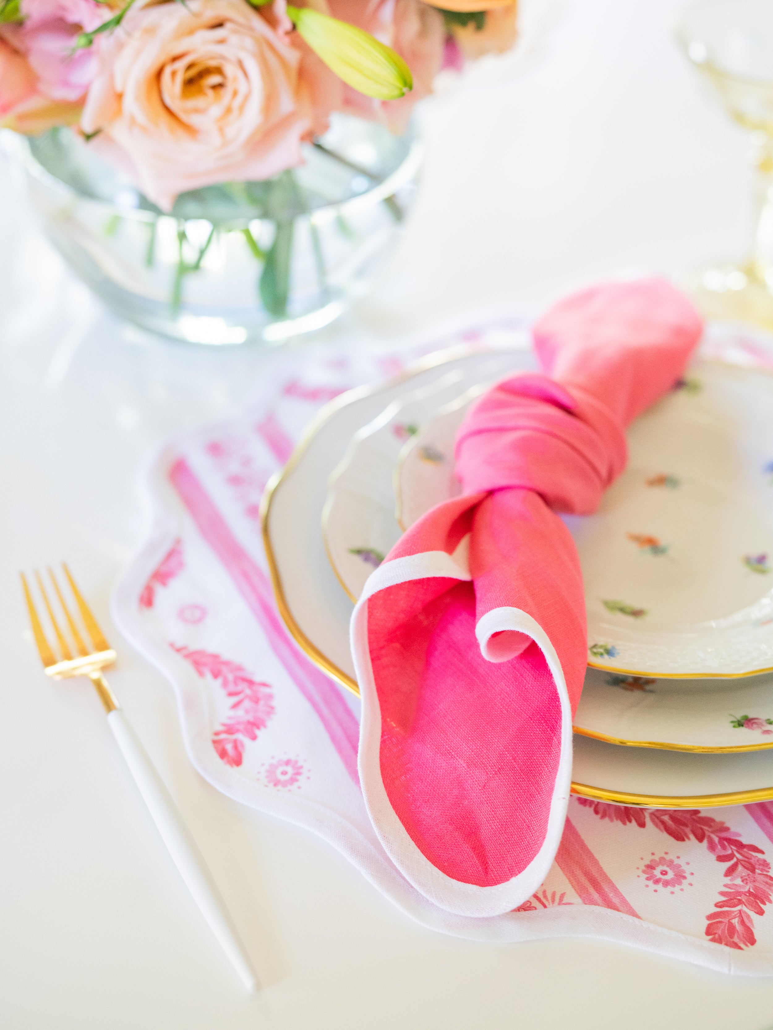 Linen Scalloped Square | Azalea Pink