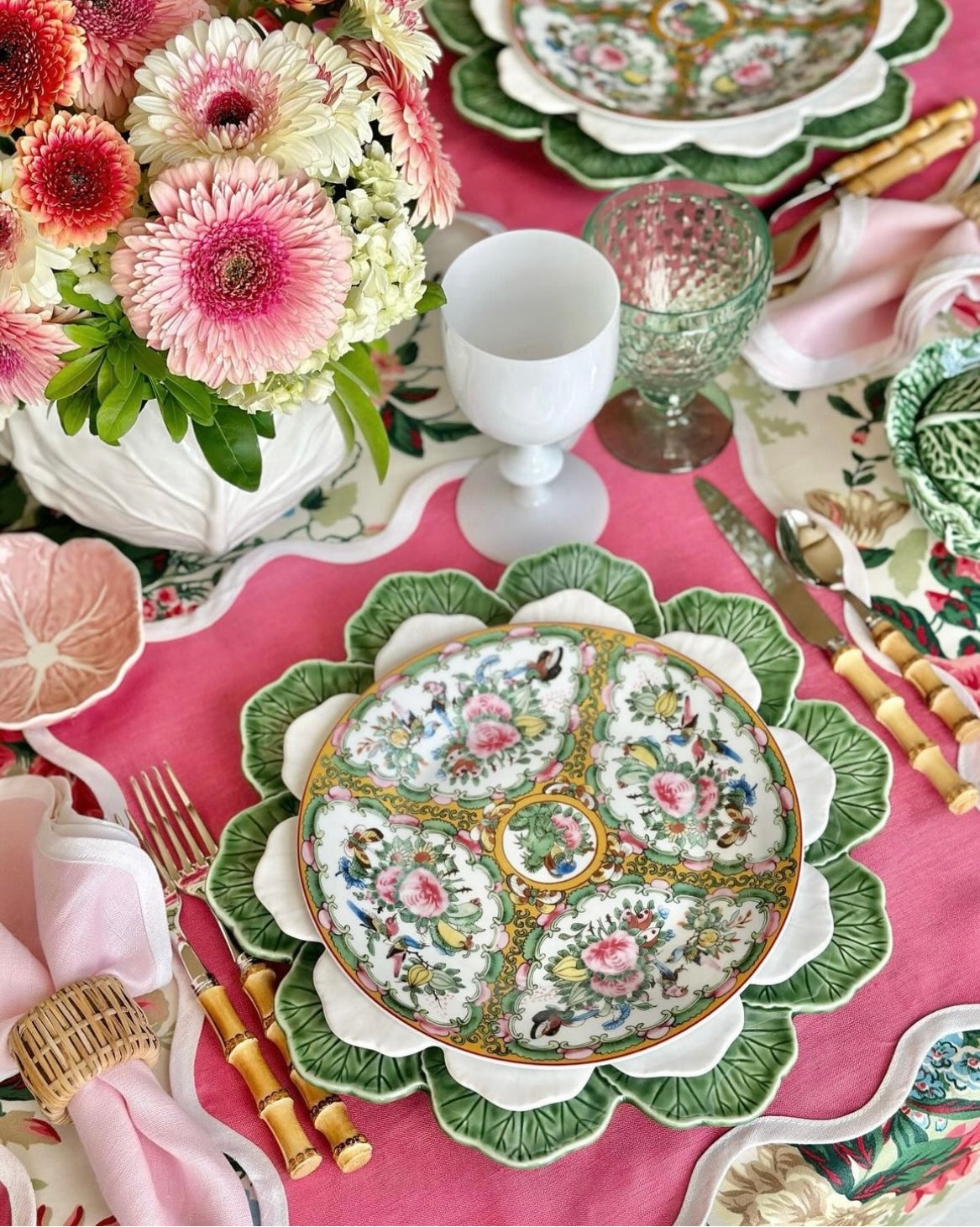 Linen Scalloped Square | Hibiscus Pink