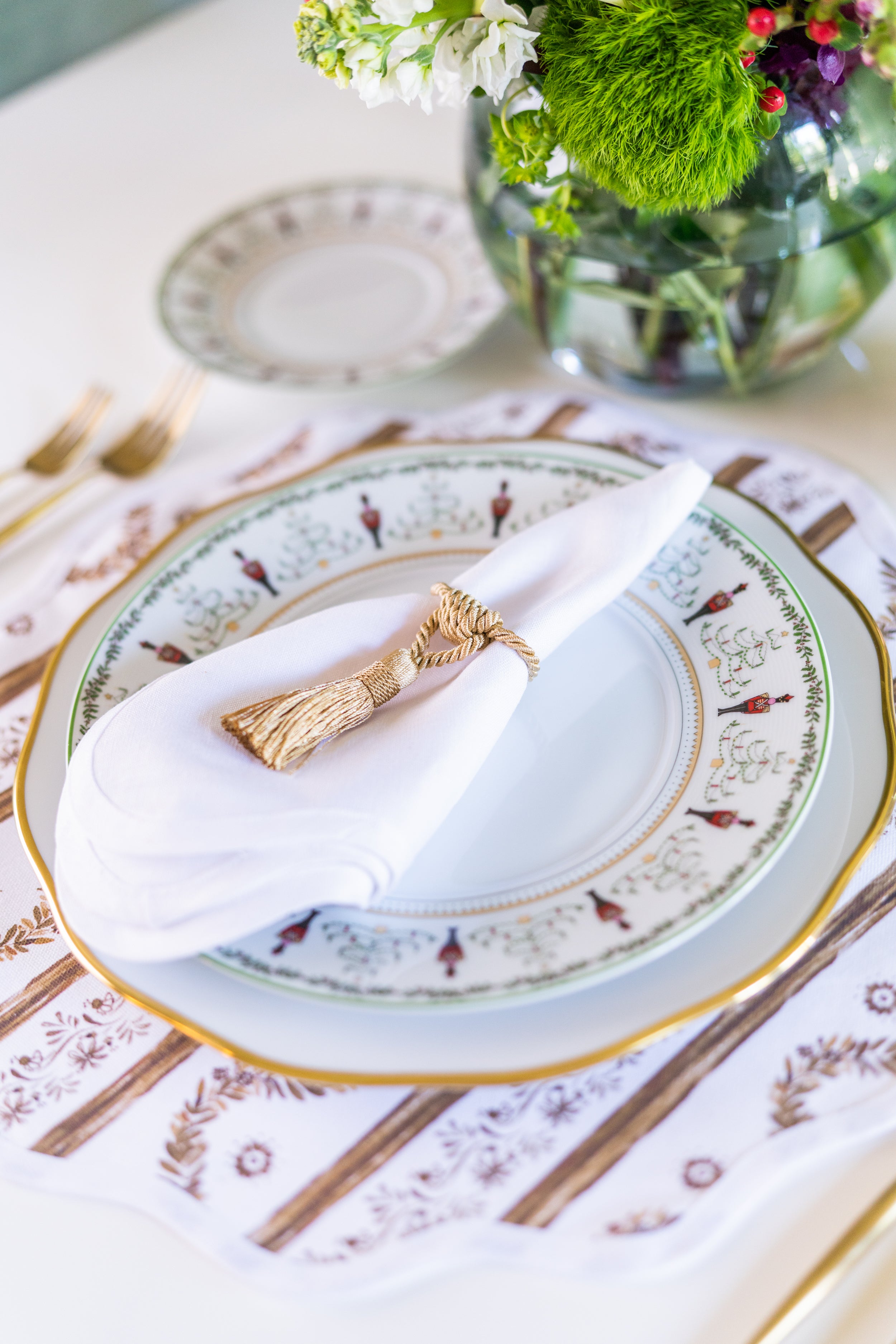 Linen Scalloped Square | Lily White