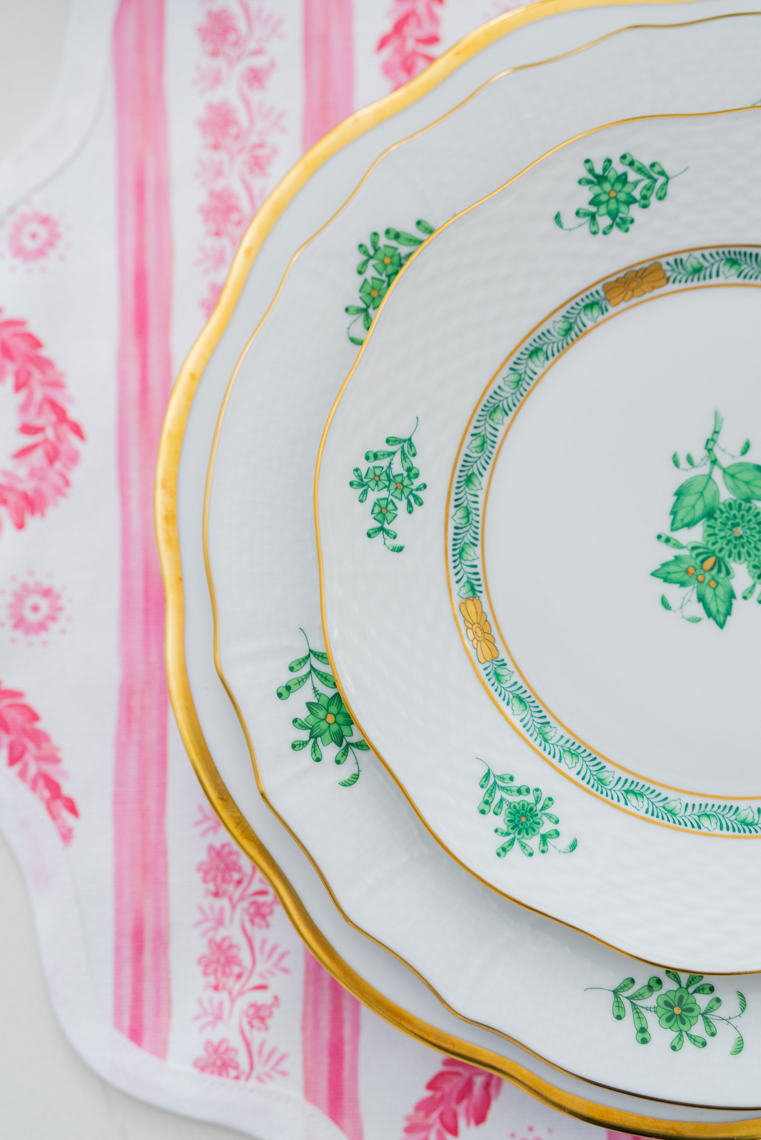Round Scalloped Placemat | Boxwood Garden-Rose
