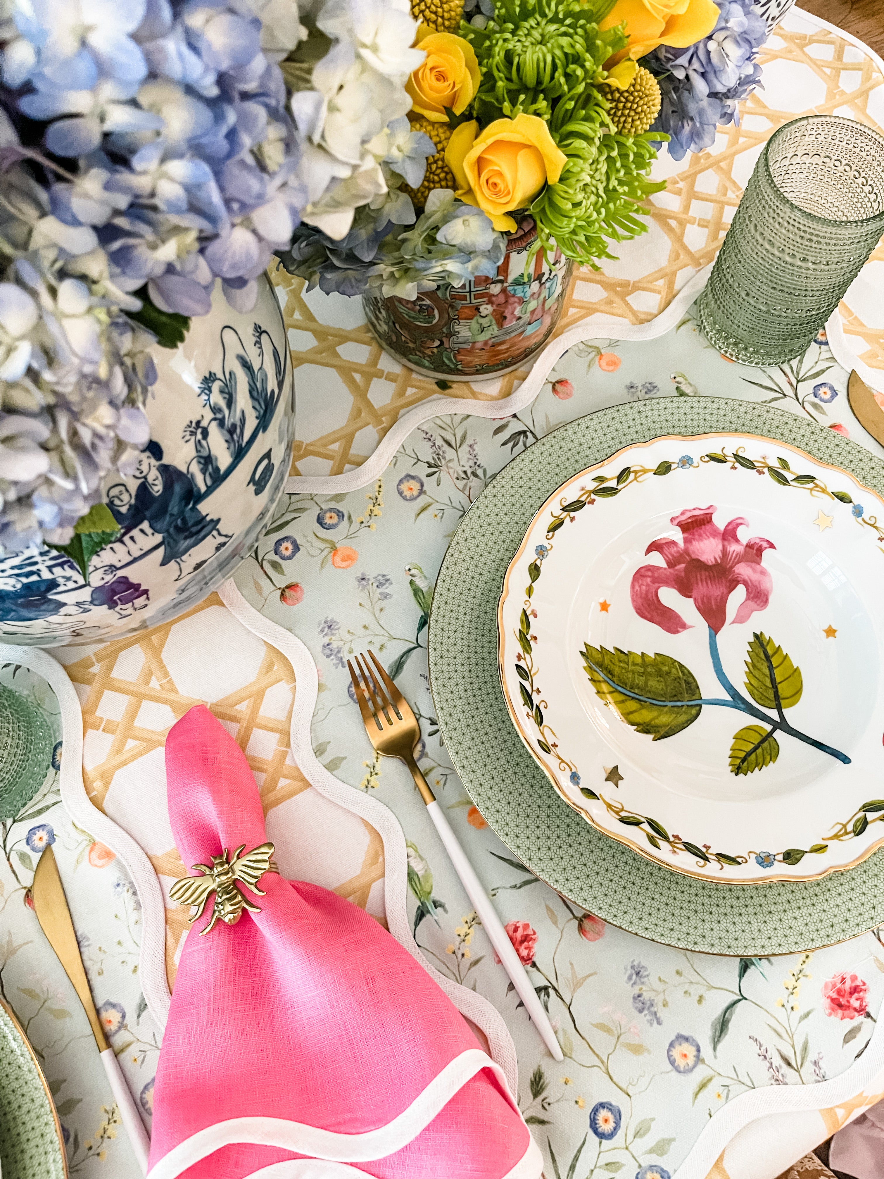 Linen Scalloped Square | Azalea Pink