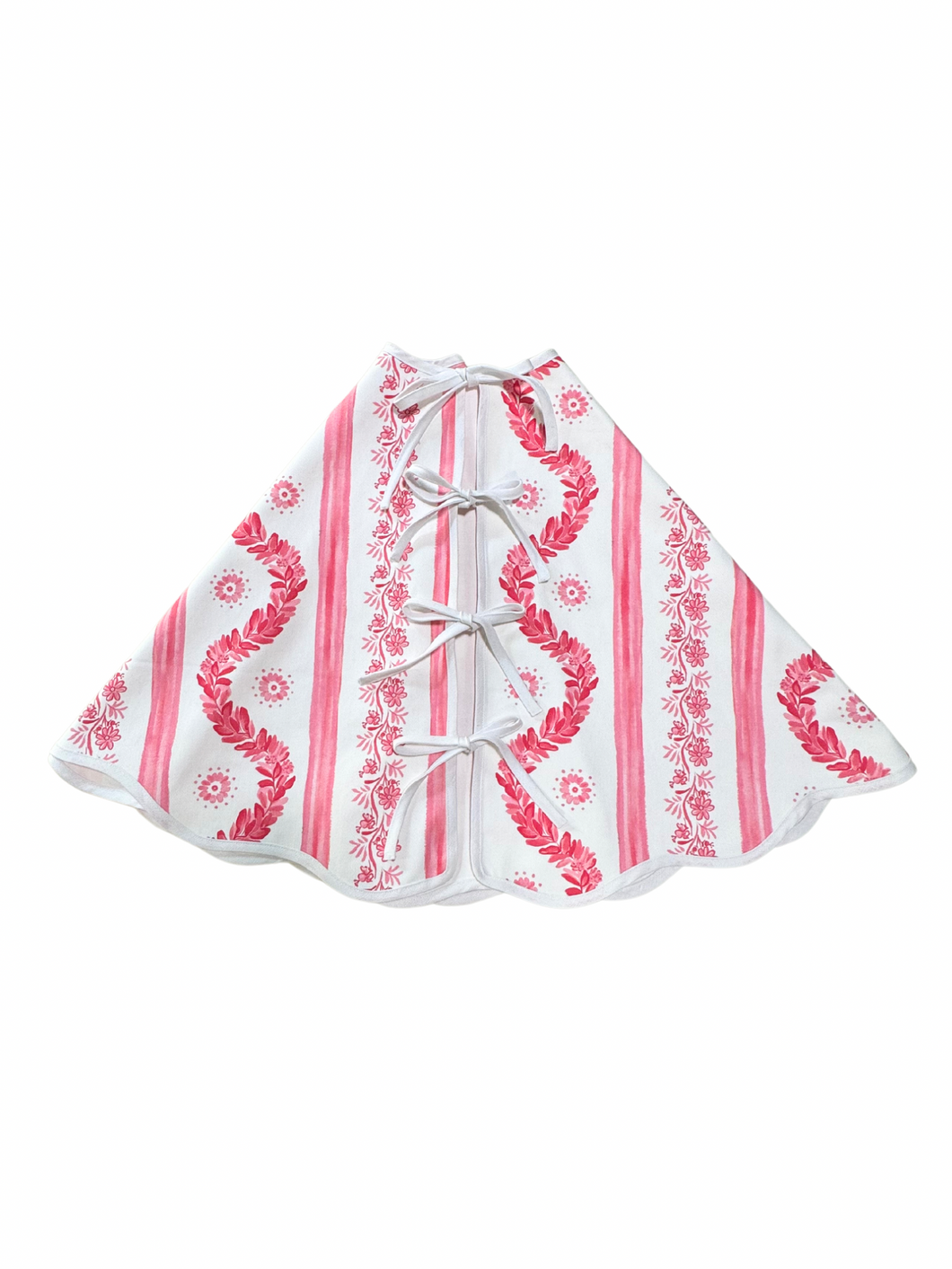 Scalloped Tree Skirt | Boxwood Garden, Rose