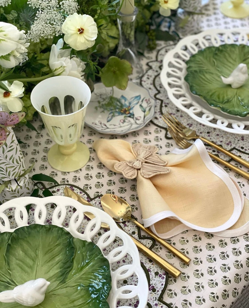 Linen Scalloped Square | Buttercup Yellow