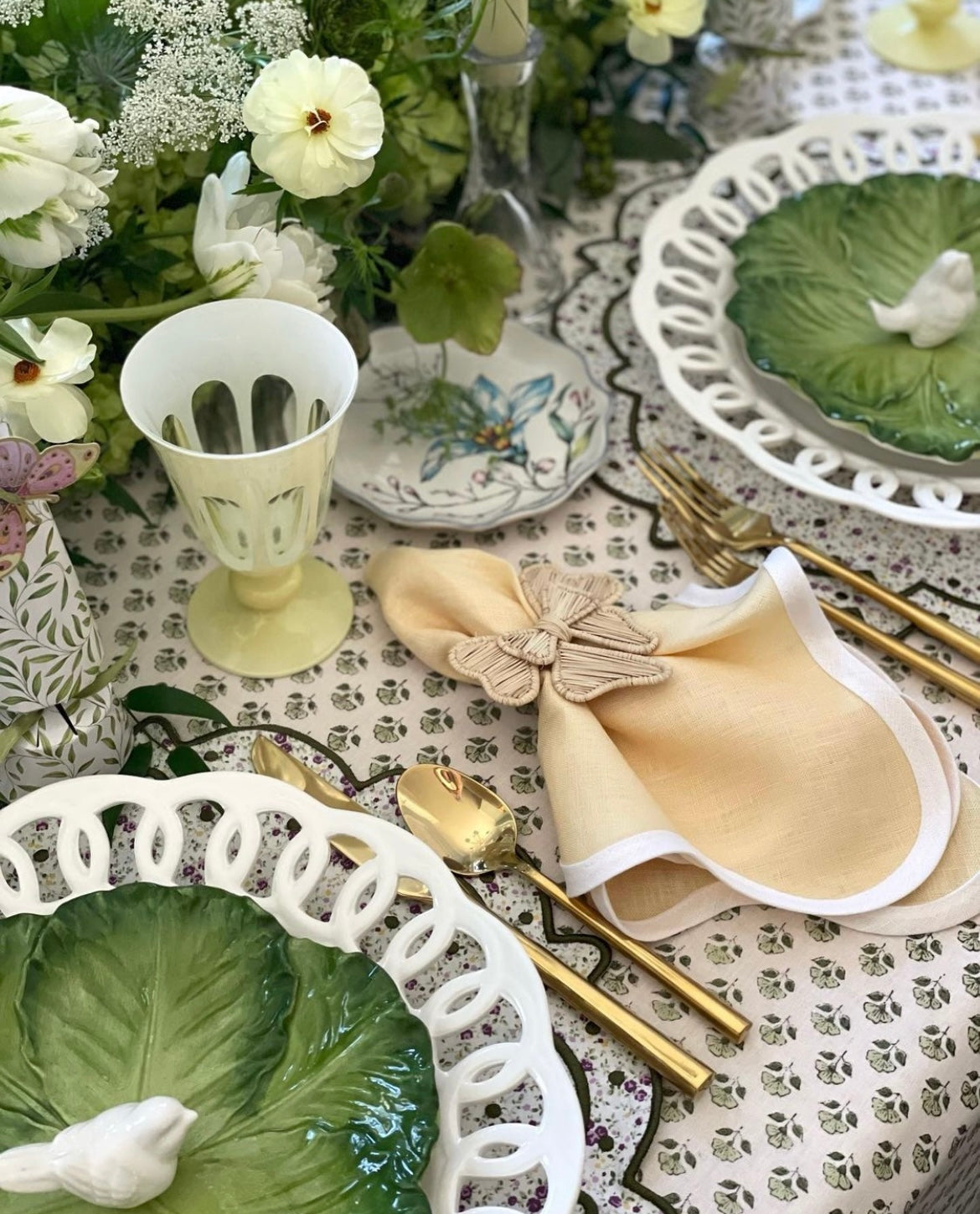 Linen Scalloped Square | Buttercup Yellow