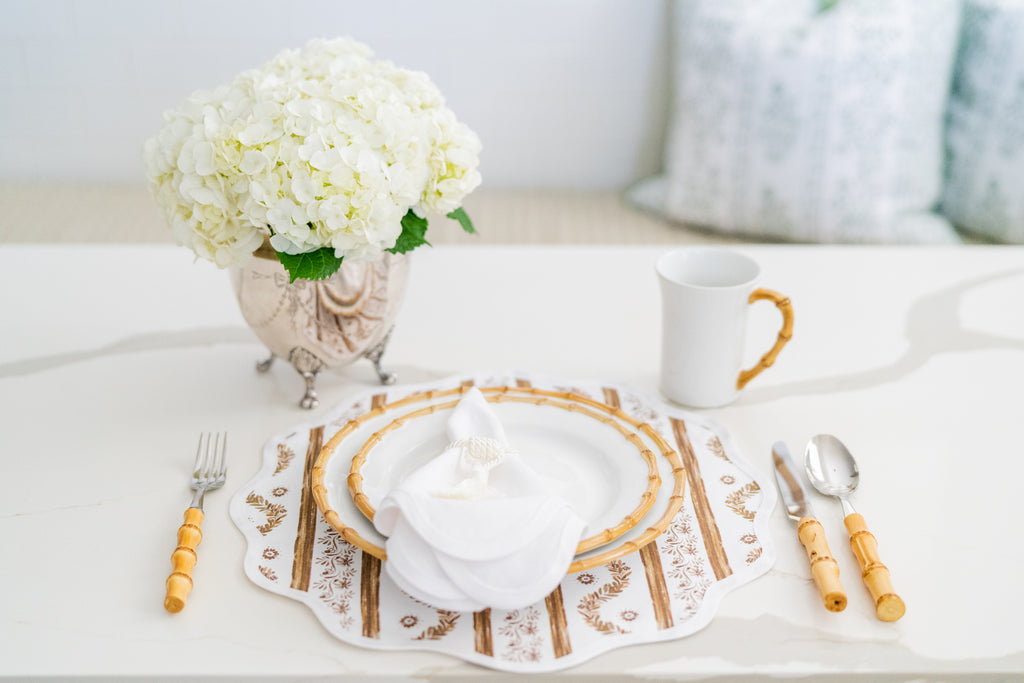 Round Scalloped Placemat | Boxwood Garden - Espresso