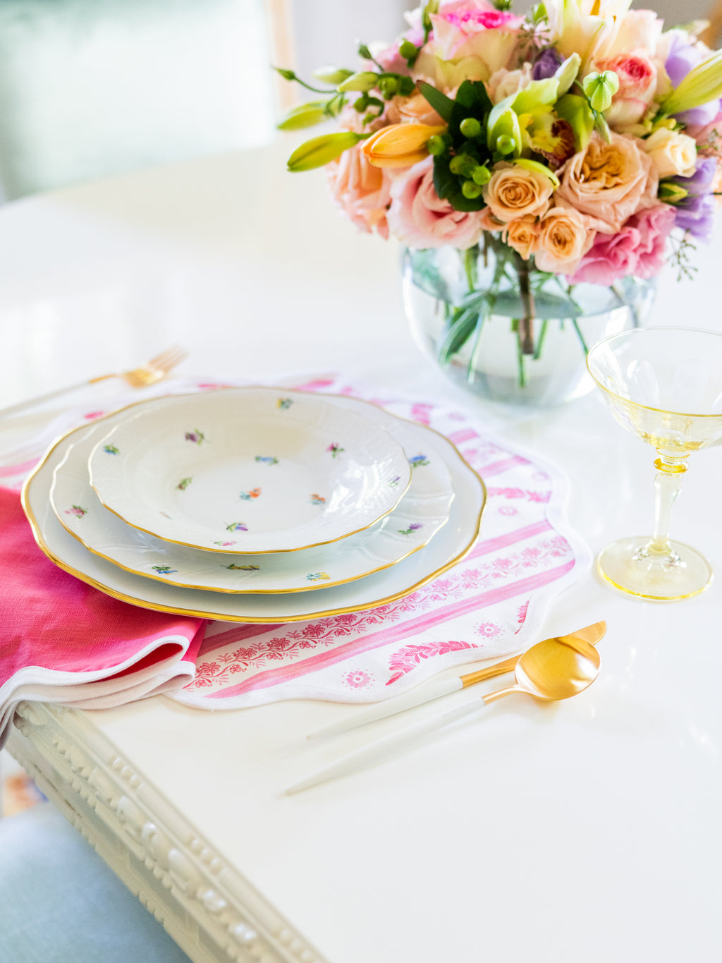 Round Scalloped Placemat | Boxwood Garden-Rose