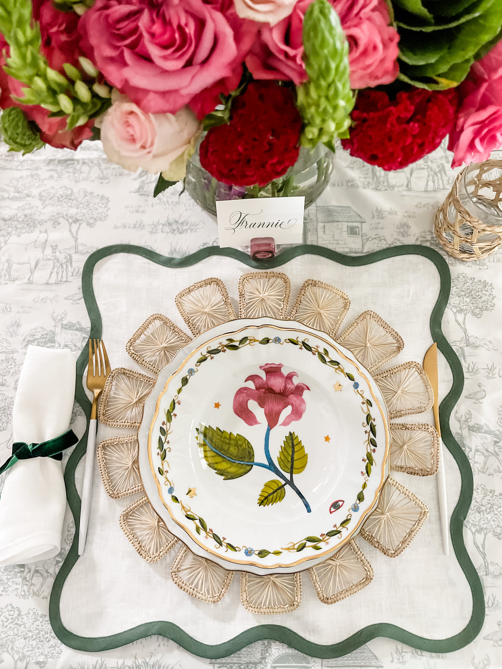 Linen Scalloped Square | Lily White with Pine Green